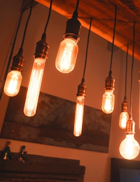 Foco LED 25 W de consumo Tecnolite