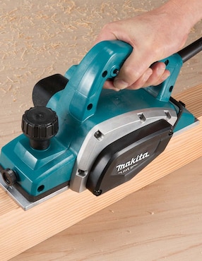 Cepillo Makita de aluminio para uso profesional