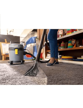 Aspiradora Karcher puzzi 4/15 30 litros