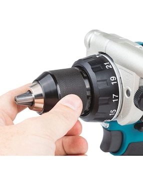 Rotomartillo y atornillador Makita DLX2412T 30 W