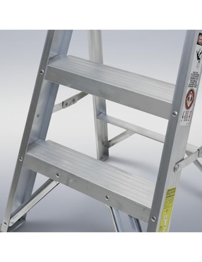 Escalera de tijera Surtek de aluminio