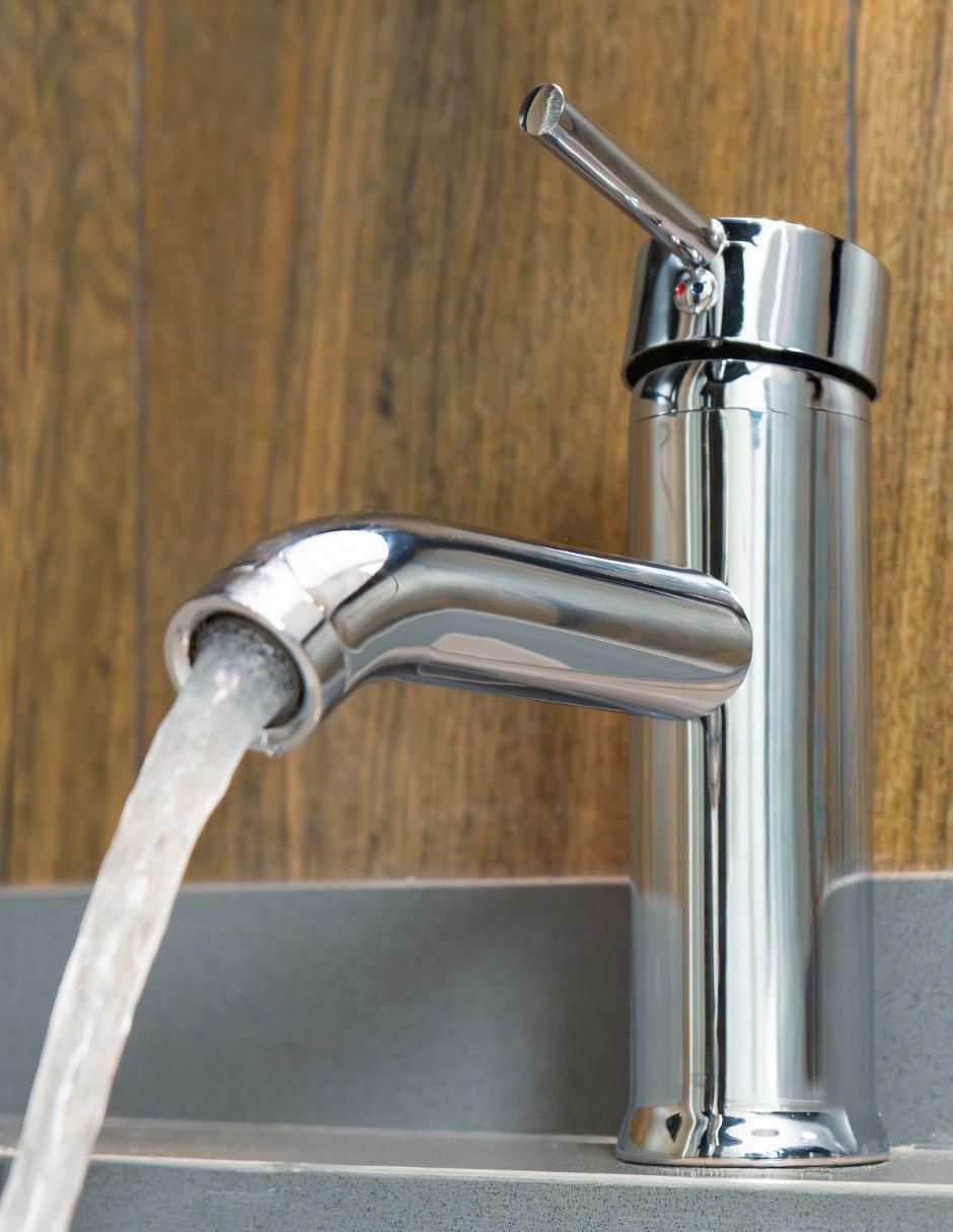 Llave mezcladora para baño Bastei 3