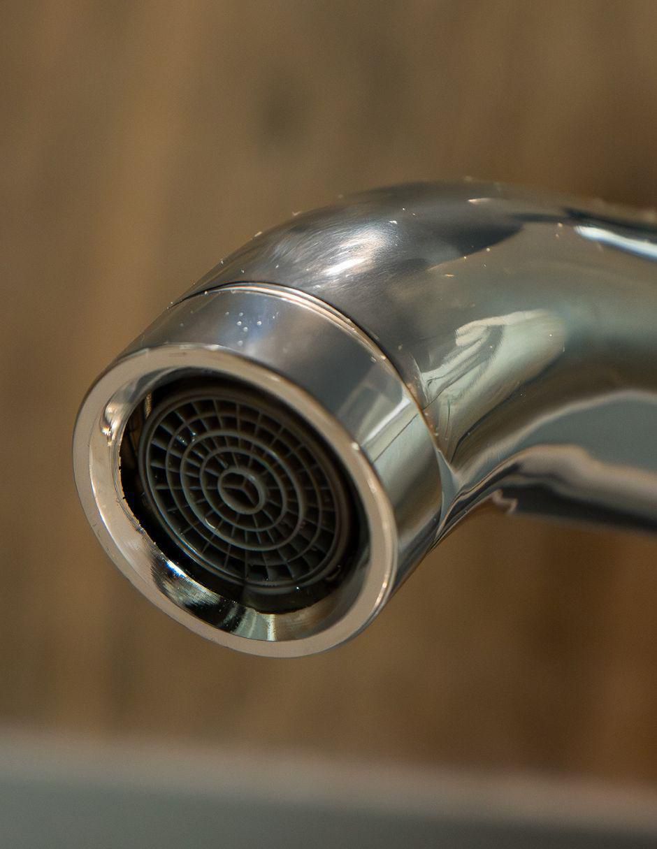 Llave mezcladora para baño Bastei 4