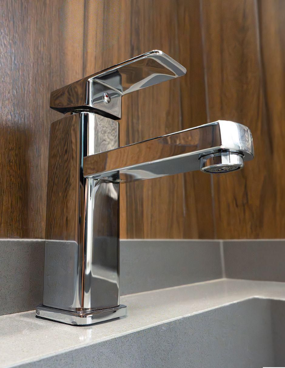 Llave mezcladora para baño Akashi 2